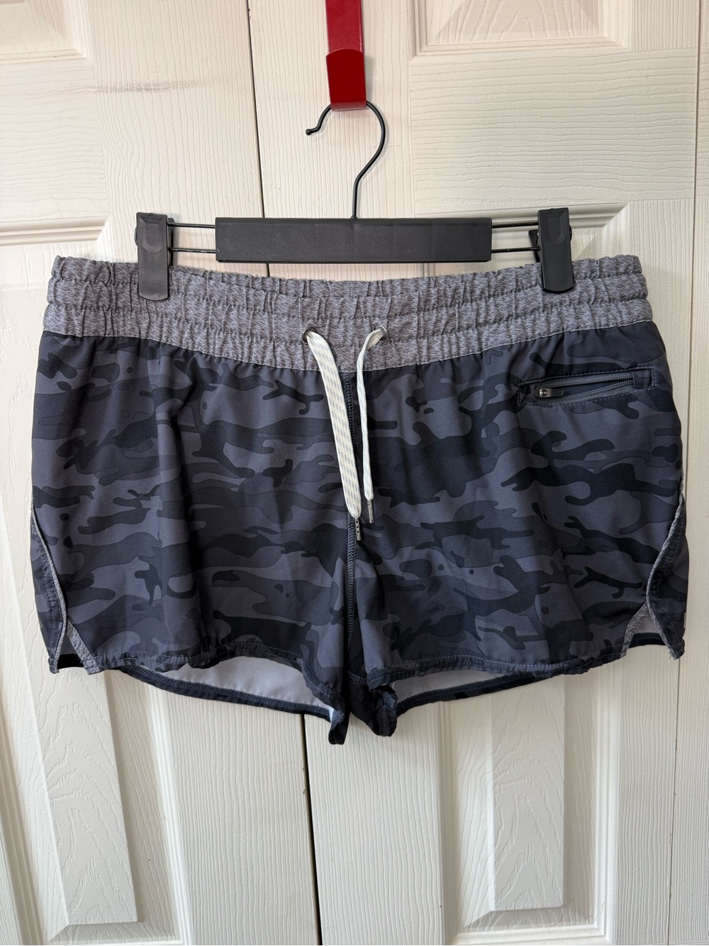 Vuori Clementine Camo Running Shorts Womens Size Large